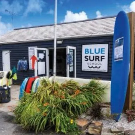 8 Sleep Chalet At Newquay Away Nb168