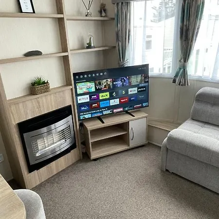 8 Sleep Chalet At Newquay Away Nb168 Apartment